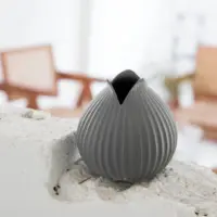 01_249b99a2-d853-4336-84c6-635ce615da7b_640x_crop_center