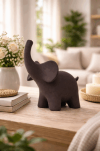 Elefante decorativo en sala moderna